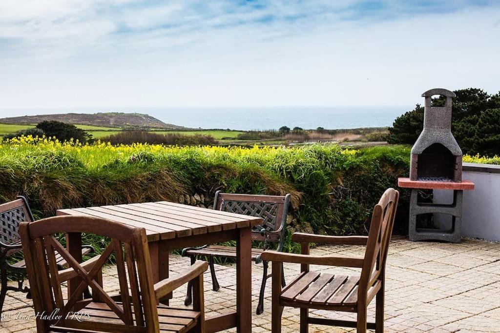 The Old Dairy, Land'S End, Sennen Appartement Buitenkant foto
